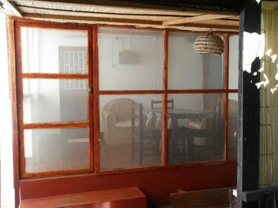 Large dining veranda closed by mosquito net and cleaning service!!!!