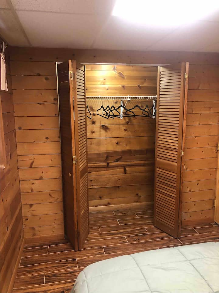 Ormar u spavaćoj sobi na donjoj etaži