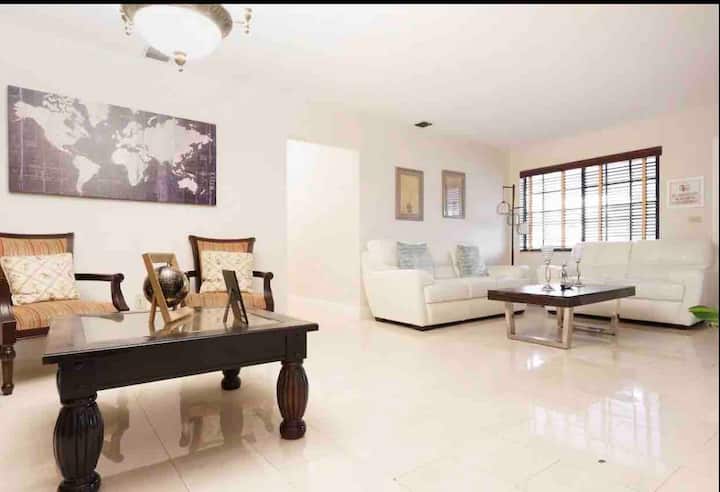 Beautiful Private Stay @ An Amazing Location - Miami