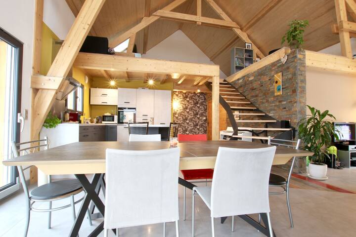 Chambre privée dans maison à la campagne