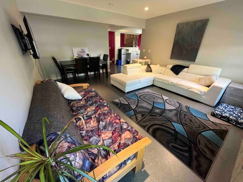 Top Airbnb: Lotus House - Private Lower Walkout in Airdrie