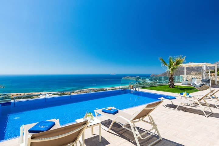 Levanda Villa, 3 BD, 3 BA, private pool, sea views gallery image 2