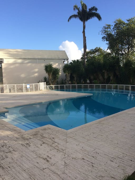Piscine de la résidence