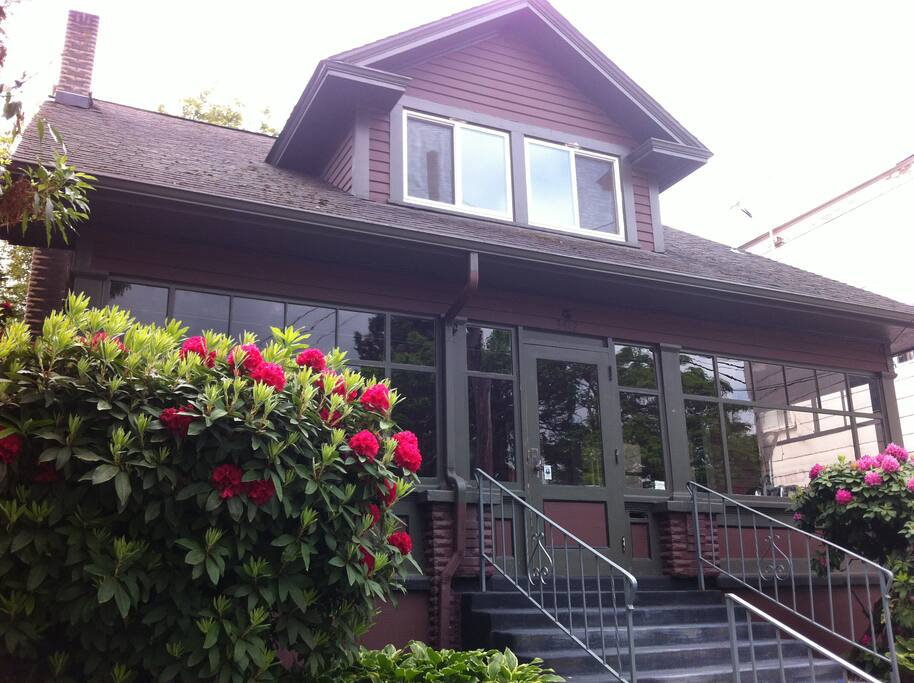 Front of house, indoor porch, driveway to park