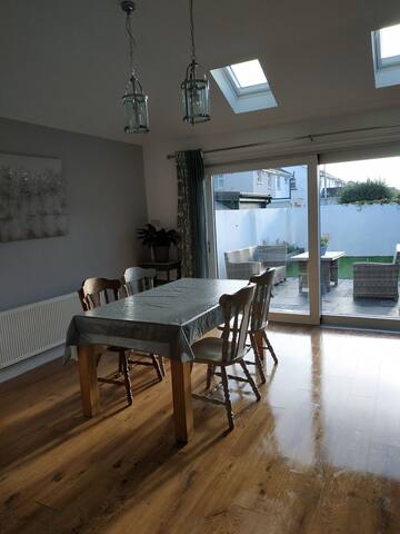 New & bright 4 bedroom home in leafy South Dublin.