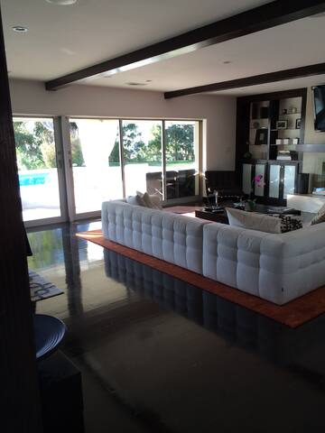 Hollywood Hills with Pool and View! gallery image 3