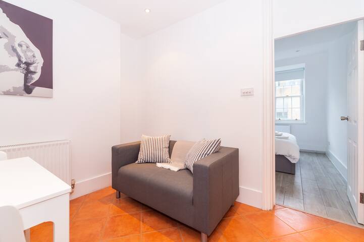 New 2 bed apartment in Covent Garden gallery image 4