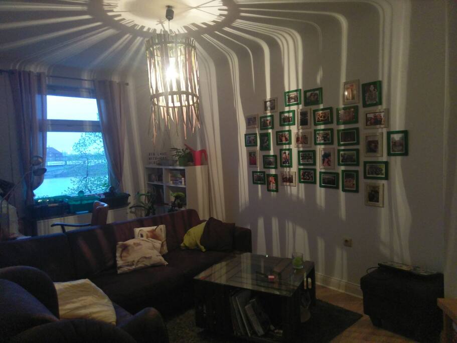 Wohnzimmer/Schlafzimmer 2 - Couch aufklappbar