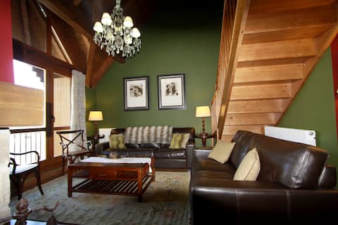 Charming Escarrilla - Luxury Duplex - Parking