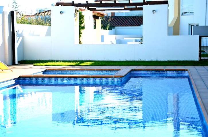 CASINHA DO SURF BALEAL