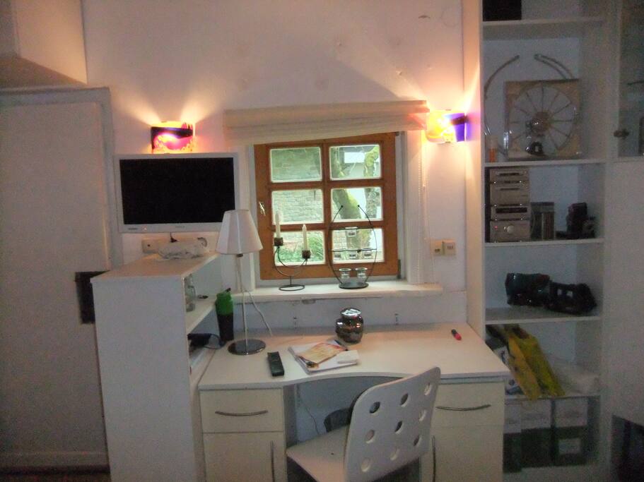 PC -Platz , WLAN,TV