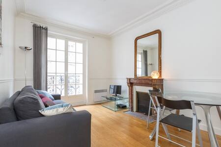 Montmartre-Lamarck Lovely Apart!