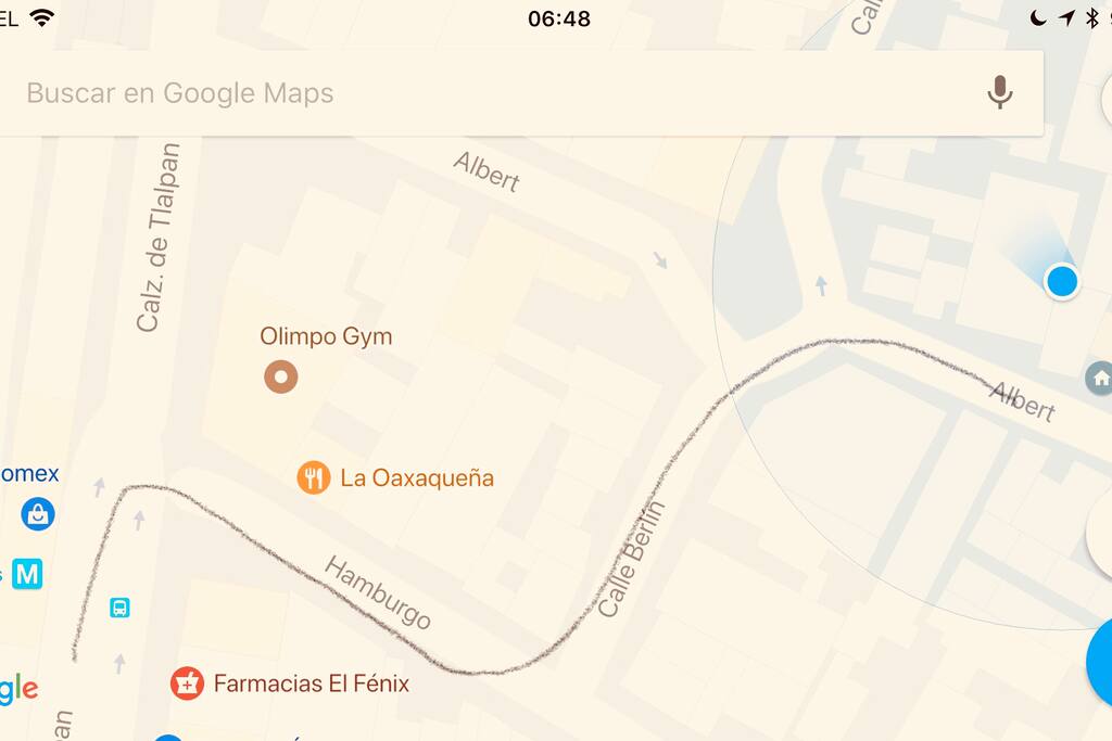Muy cerca del metro portales