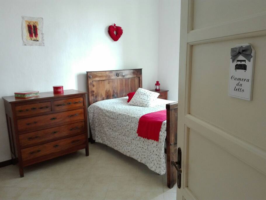 letto alla francese nella camera da 6 posti letto