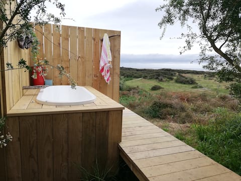 Camp Cabin - Ocean & Island views. Whakatane area.