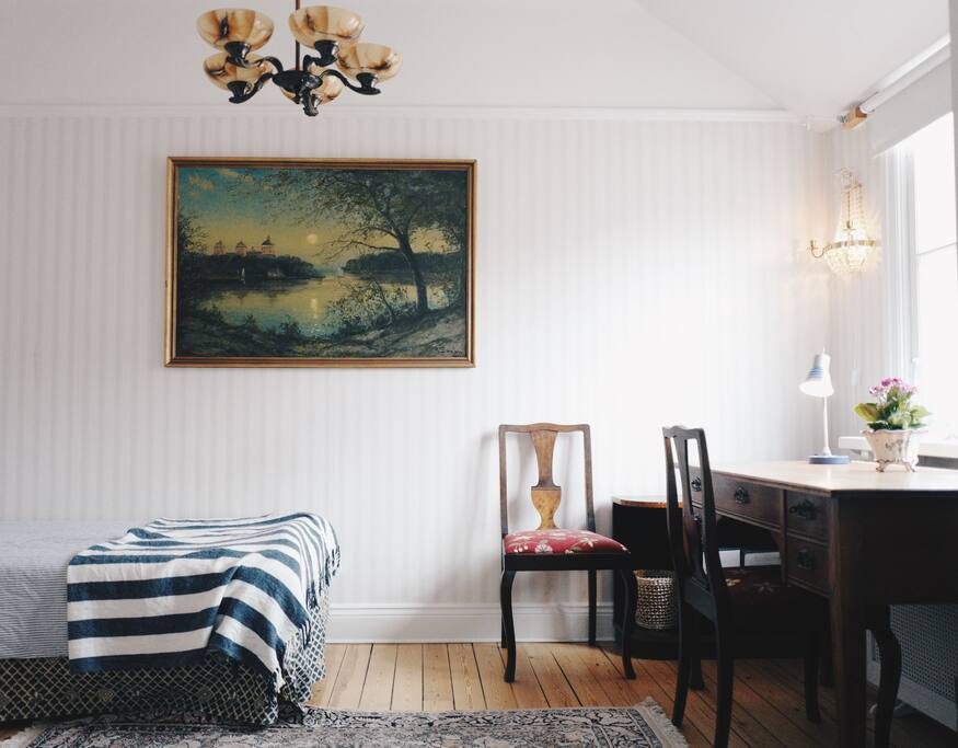 Rooms with sliding doors between them