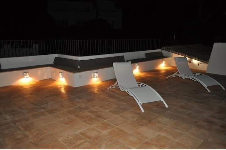 Spacious charming villa, stunning sea views