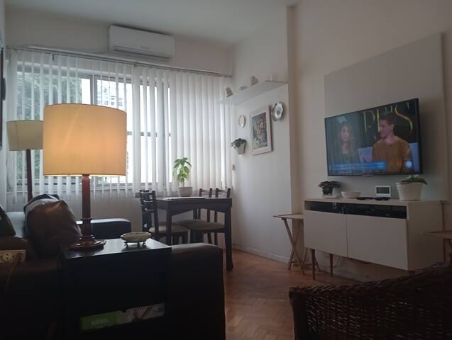 Praia Ipanema a 3 minutos caminhando 2 quartos