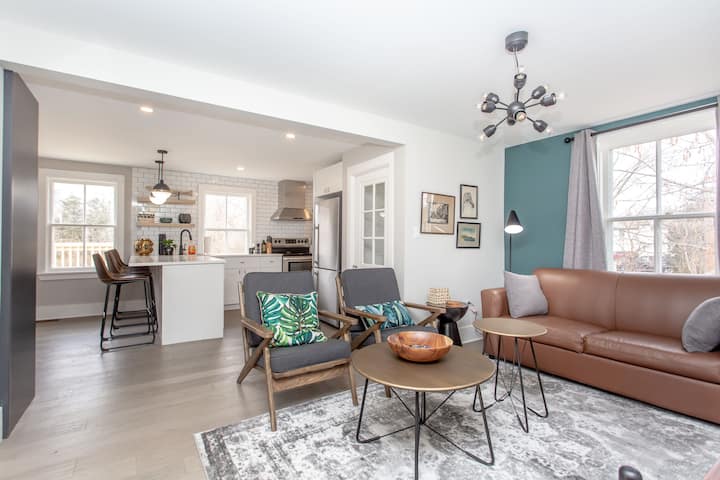 Boutique Quality Home Downtown By The Shaw - Niagara-on-the-Lake