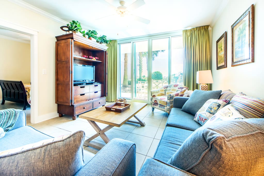 Fab Living Area opens up to Patio-GULF Views!