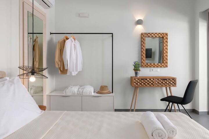 Pine hill residence gallery image 2