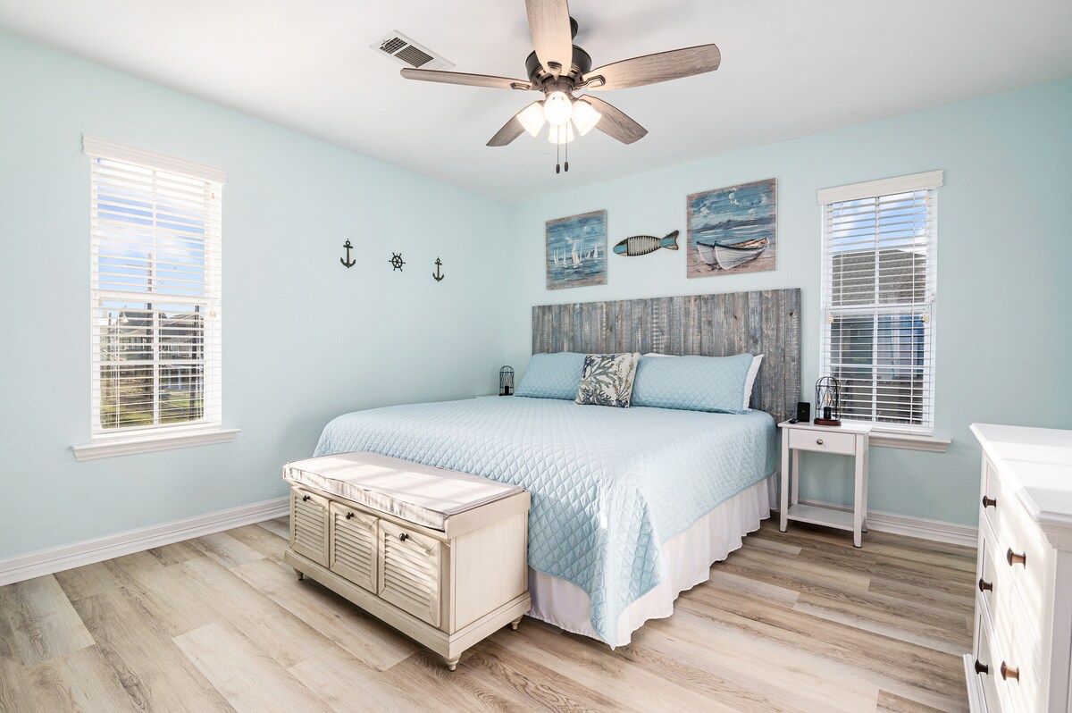 מיטת קינג סייז בחדר שינה 4