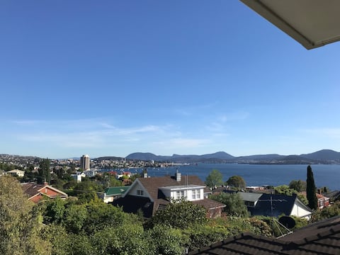 Perfect Location in Hobart Studio Apartment