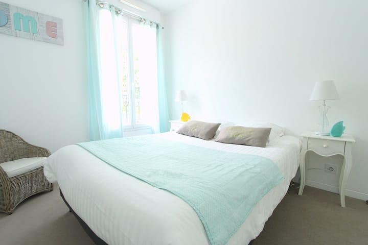 Dormitorio azul 2 (cama matrimonial, 2 huéspedes)
