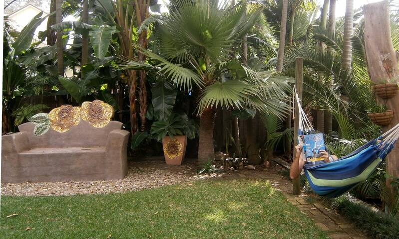 Tropical Hide-Away close to Manly gallery image 4