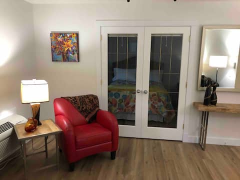 Top performing Airbnb: Gable Beach Getaway 2 Bedroom Coach House in Lake Country