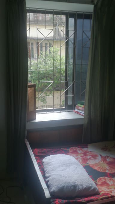 This is the single bedroom bed.