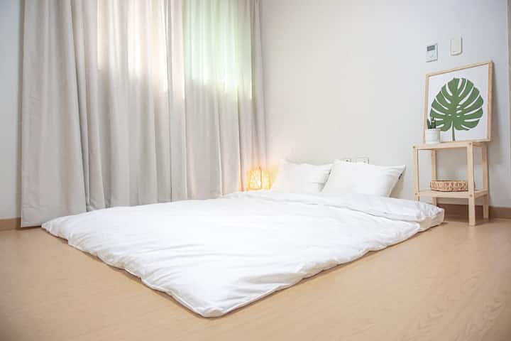 غرفة من الخشب