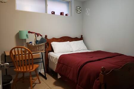 Private room in DOWNTOWN Halifax #1