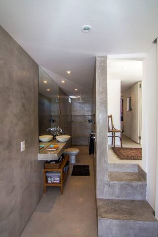 2 BEDROOM, 2 BATHROOM PENTHOUSE gallery image 2