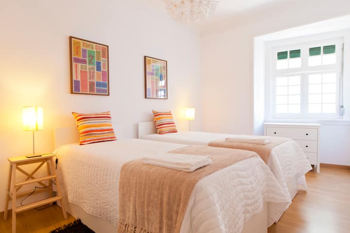 4号房： 2张单人床，每张床下还有一张单人床（可睡2人+2人）