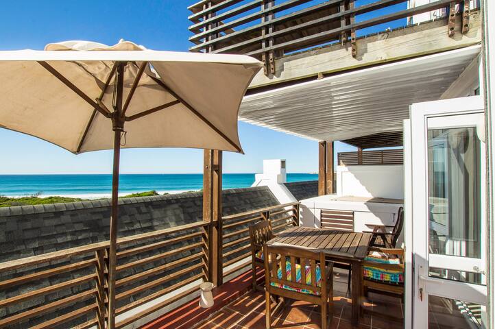 Horizons on Sea - Beachfront Apartment