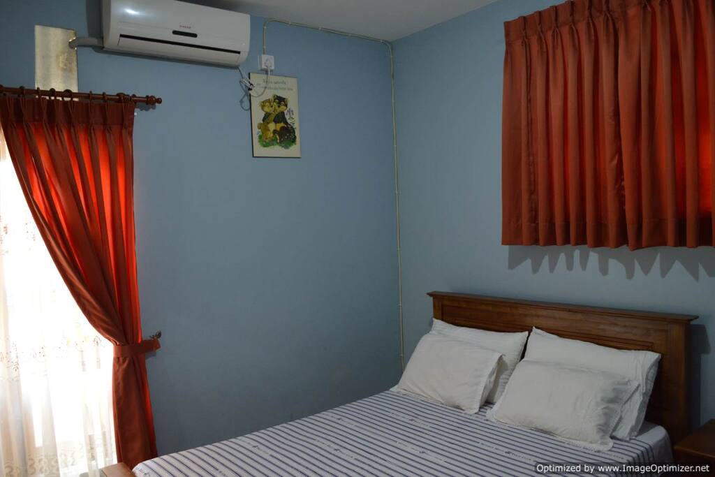 Air conditioned bedroom for 2