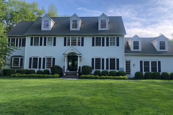 Greenwich Home w/pool (May-October)