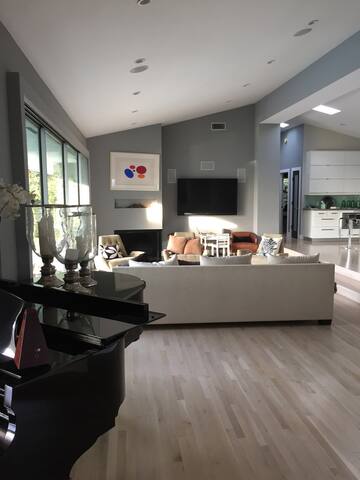 Mid Century Bel Air Masterpiece gallery image 5