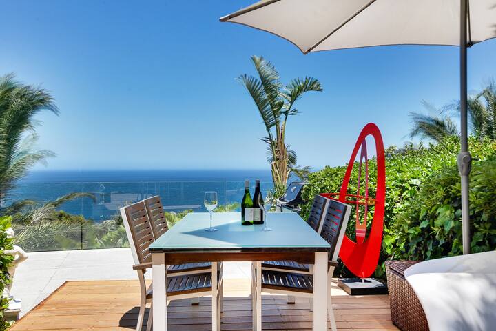 Amazing & central penth-superb sea & mountain view gallery image 5