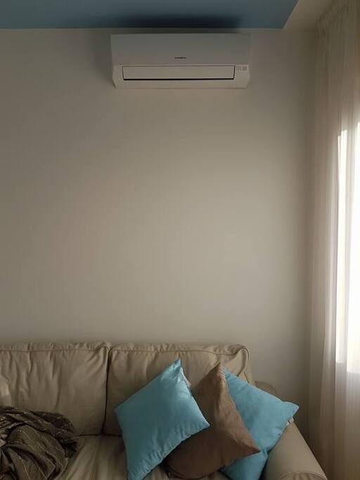 Sala con divano letto - dettaglio clima
