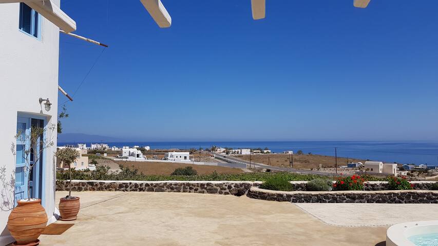 Blue Windmill Villa gallery image 3