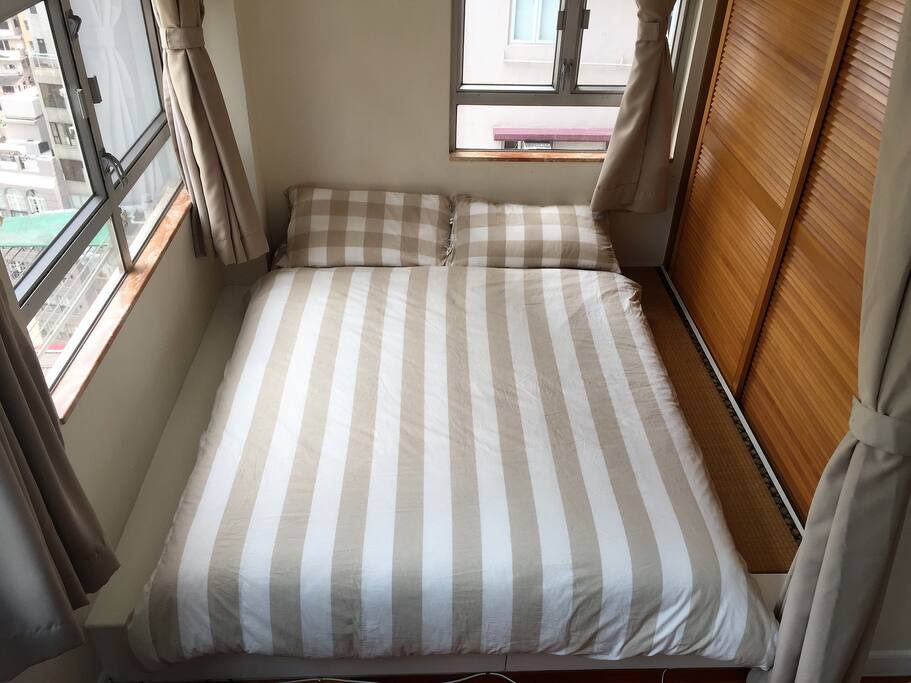 Queen size bed