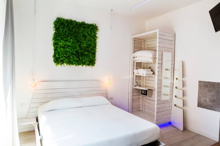 MyTinyHome Heliocentrism [16 pax] By MTH