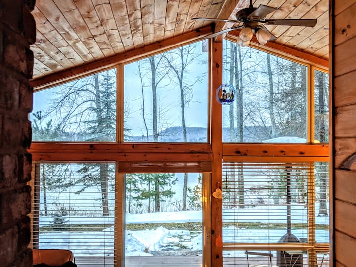Stunning Peninsula -Sandy Beach | Hot Tub & Sauna - Huntsville