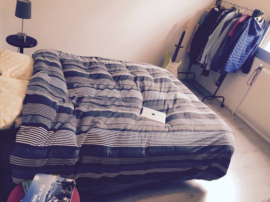 Chambre avec lit double.