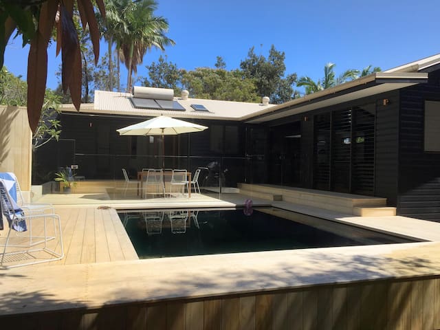 charming luxury beach cottage for 6