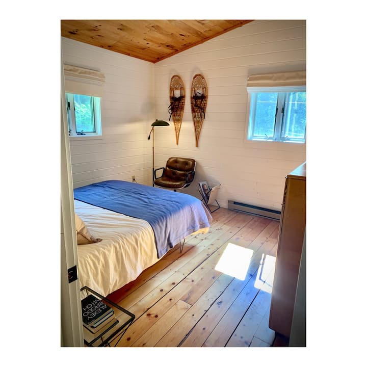 ห้องนอนที่ 3 เตียงควีนไซส์ 