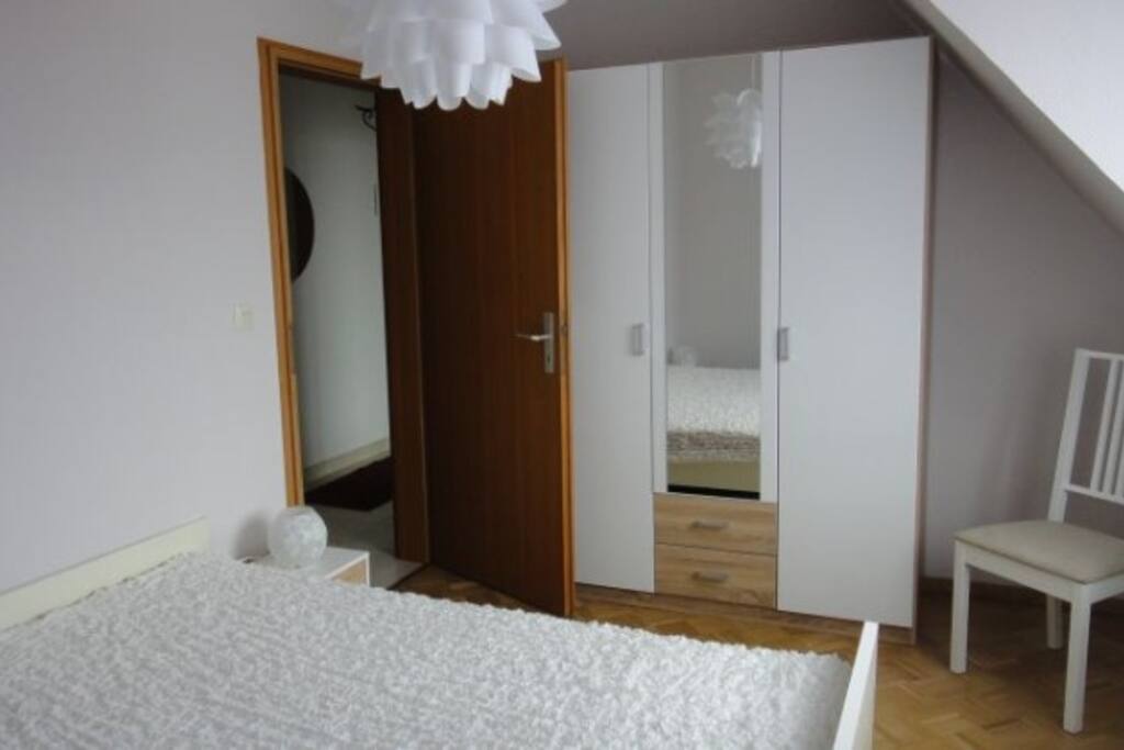 Schlafzimmer App. 3