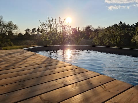 House, absolute calm, view of the Luberon